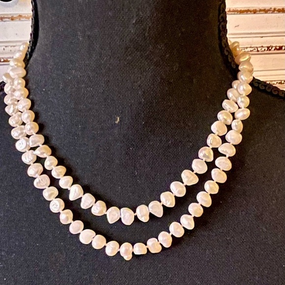 Elegant Iridescent Cream 36 inch Pullover Freshwater Pearl Necklace Knotted Silk - Picture 5 of 15